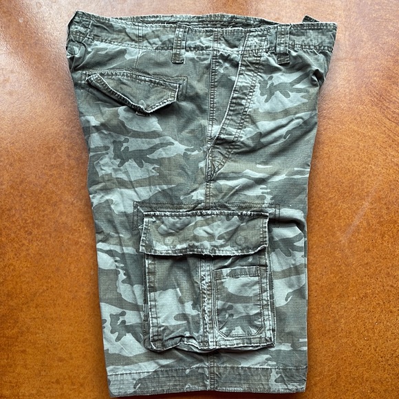 No boundaries mens cargo shorts size 36 green camo - Picture 3 of 5